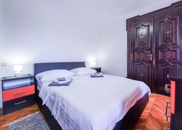 Edo-1 By Interhome Lovran