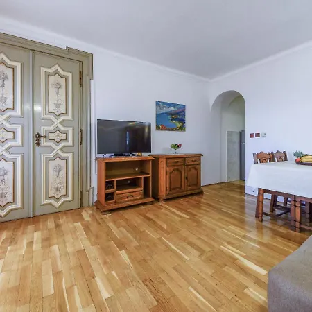 Edo-1 By Interhome *